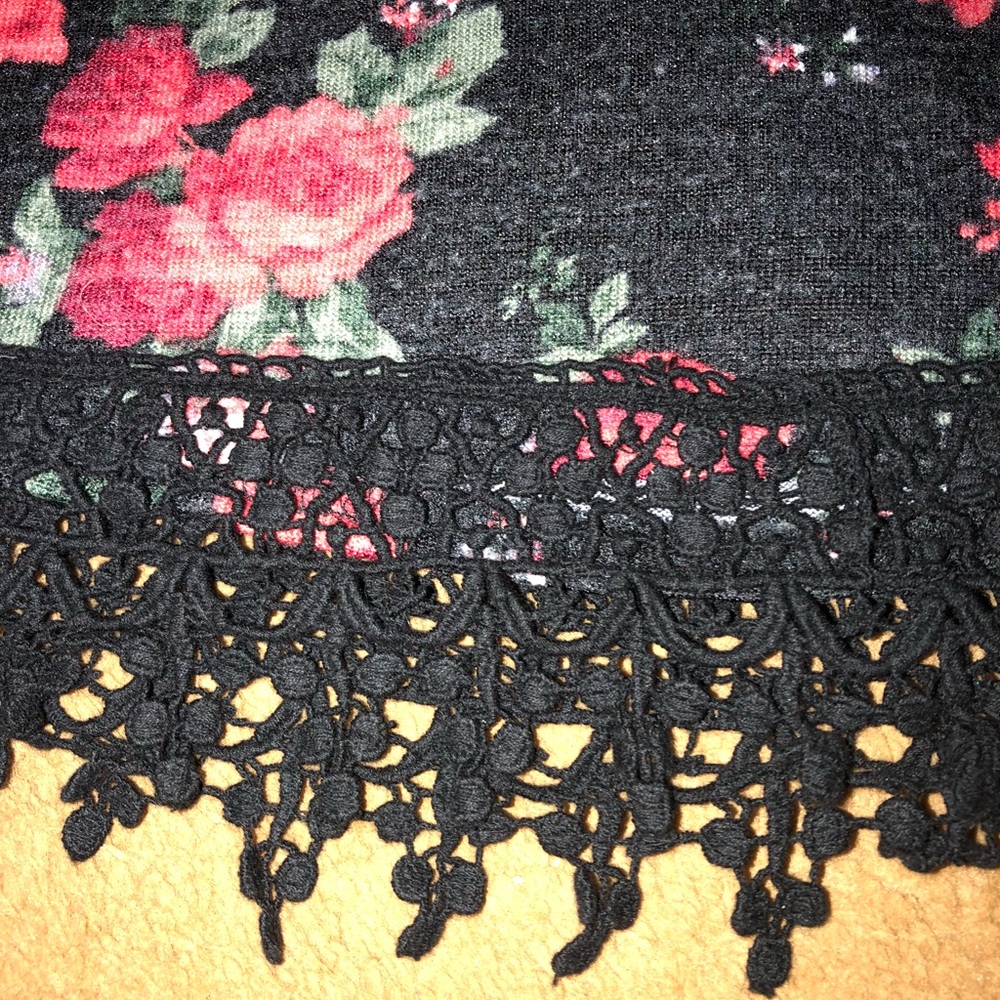 Nice blouse - Picture 2 of 4